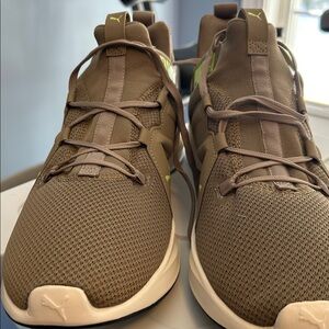 New Puma men’s 10.5 casual sneakers